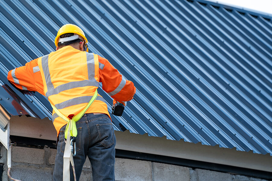 3 Important Things to Consider Before Selecting a Commercial Roof Repair Contractor